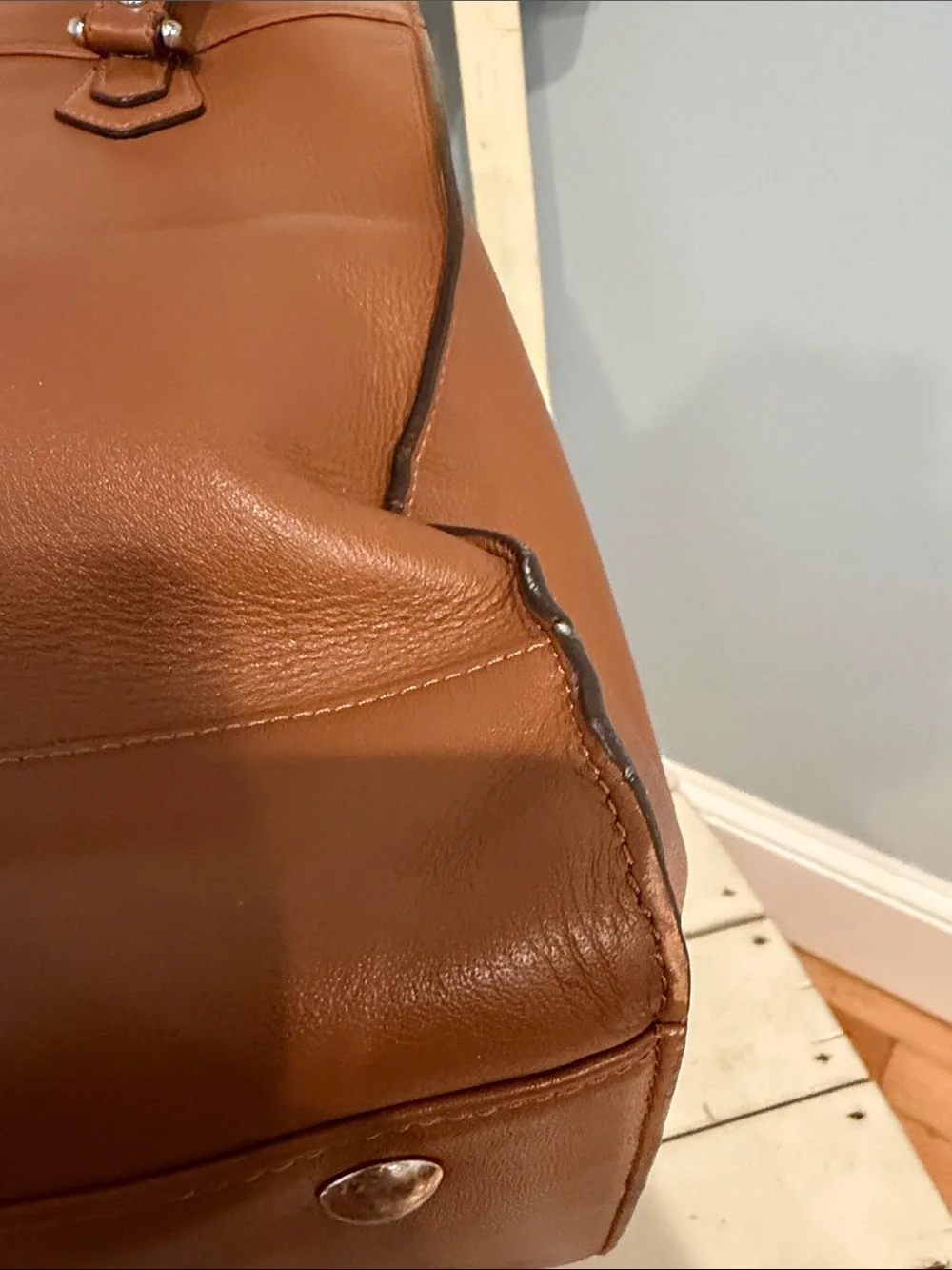 Coach Classic Tan Leather Tote Bag - Versatile Everyday Carry